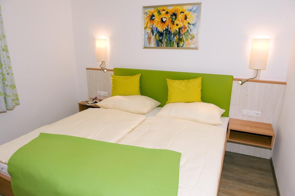 Ferienwohnungen - Boarding Wohnungen Sonnenhof Lenzing Kamer foto