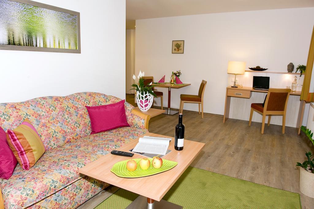 Ferienwohnungen - Boarding Wohnungen Sonnenhof Lenzing Kamer foto