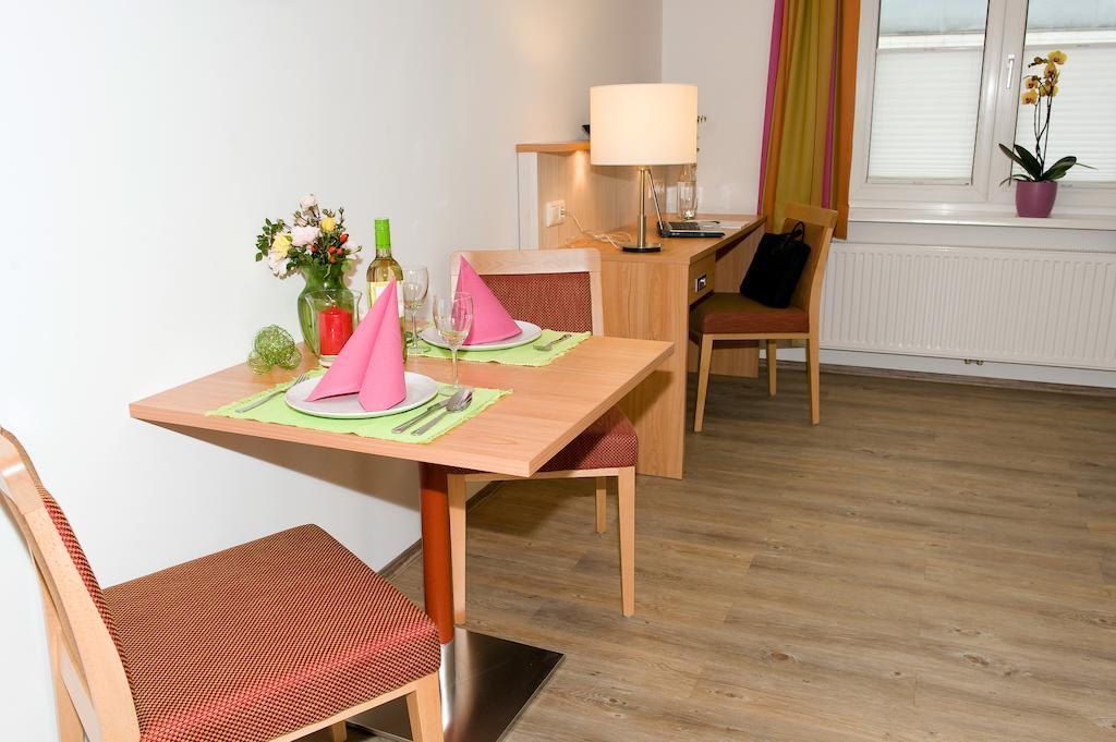 Ferienwohnungen - Boarding Wohnungen Sonnenhof Lenzing Kamer foto